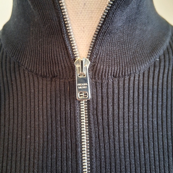 Prada 2018 Collection Silk Zip Front Tee Shirt Size 6 - Picture 10 of 16